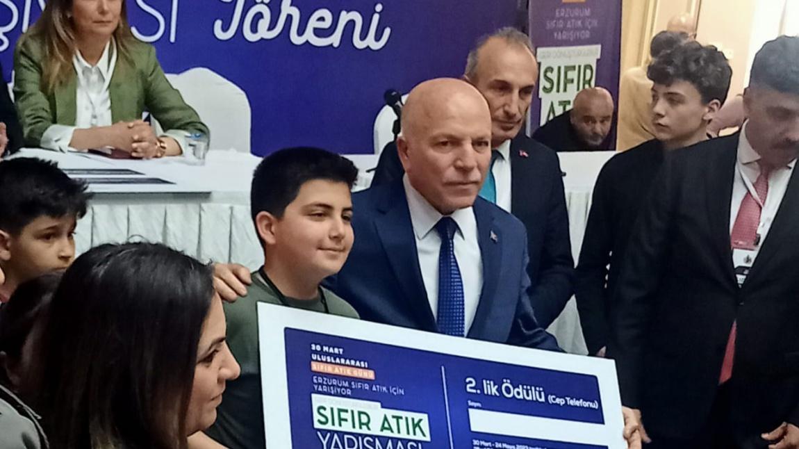Erzurum Büyükşehir Belediyesi İklim Değişikliği ve Sıfır Atık Daire Başkanlığı tarafından düzenlenen ‘Geri Dönüştürülebilir Sıfır Atık Yarışması'